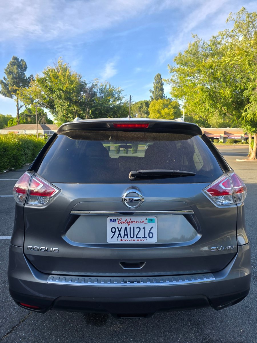 Used 2016 Nissan Rogue SV w/ SV Family Package AWD/4WD image 3