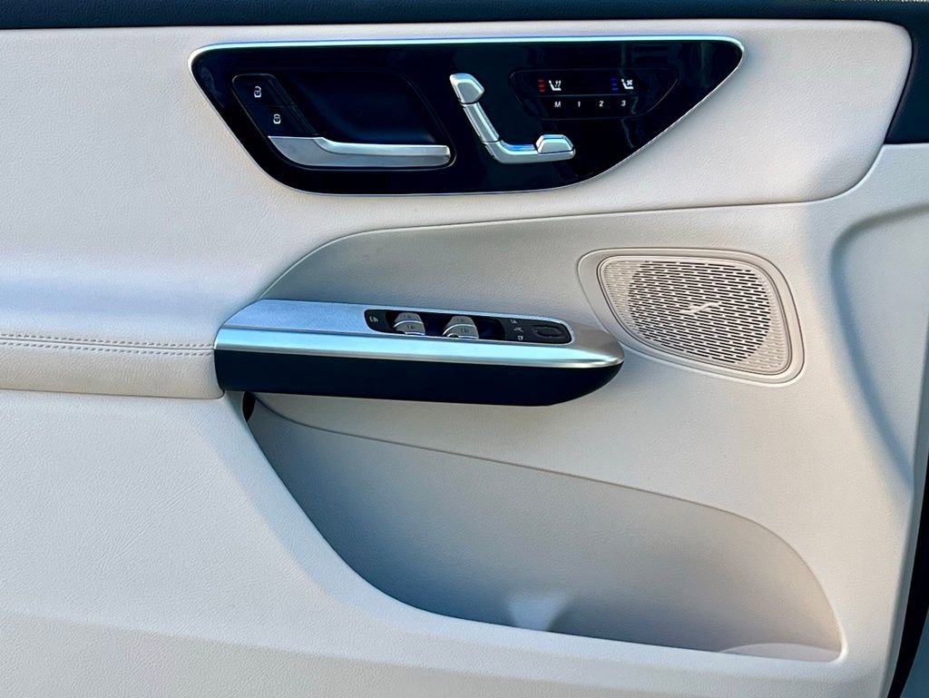 Certified 2023 Mercedes-Benz C 300 4MATIC Sedan image 31