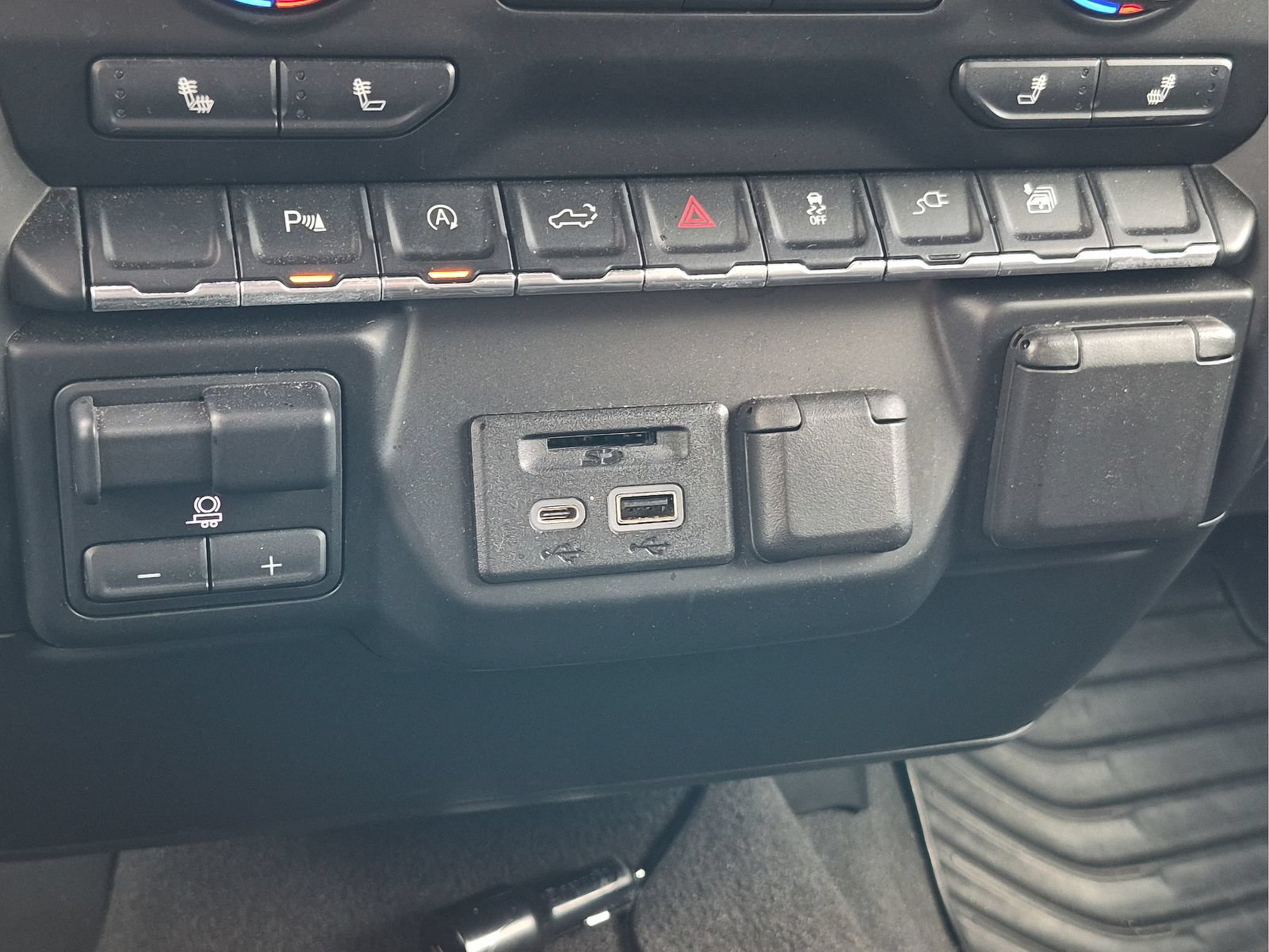 Used 2019 Chevrolet Silverado 1500 LT w/ All-Star Edition AWD/4WD image 25