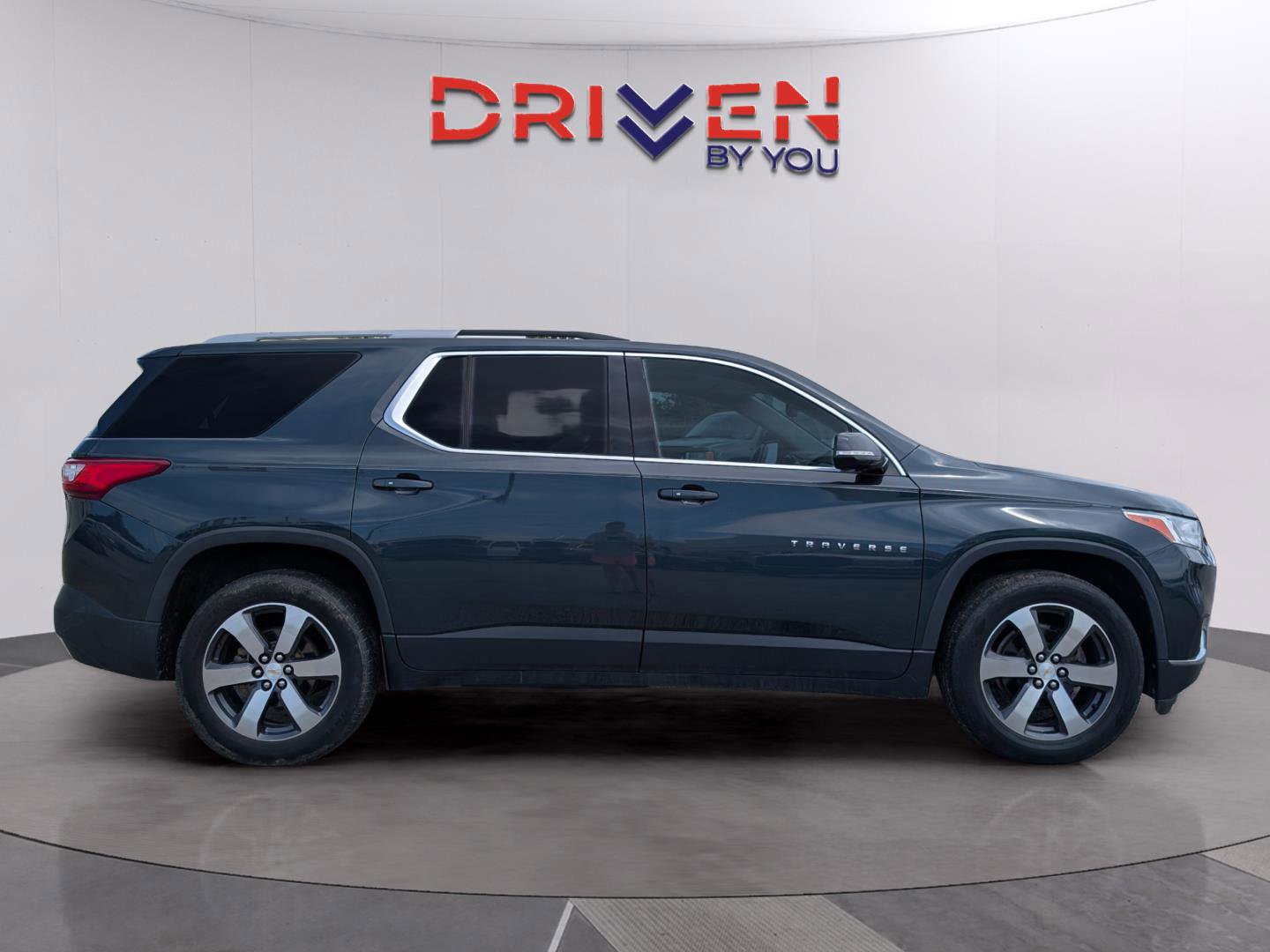 Used 2018 Chevrolet Traverse LT w/ LPO, Cargo Package image 6