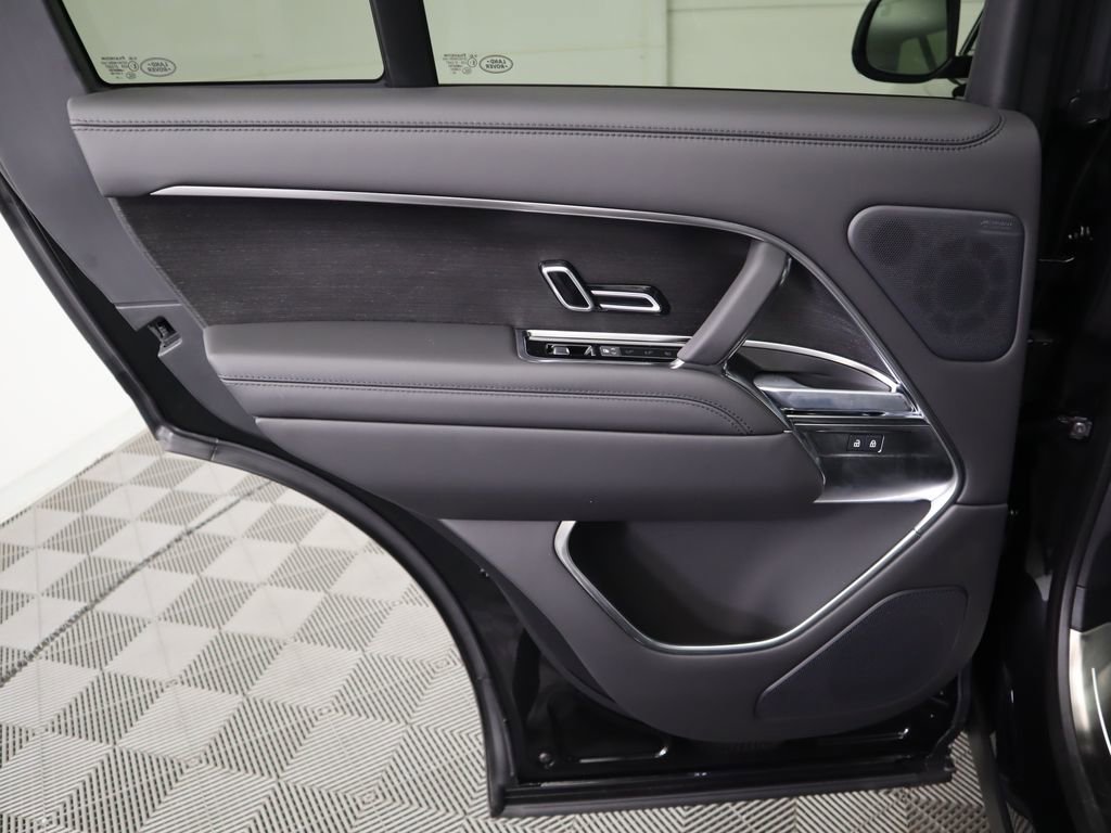 New 2026 Land Rover Range Rover SE image 27