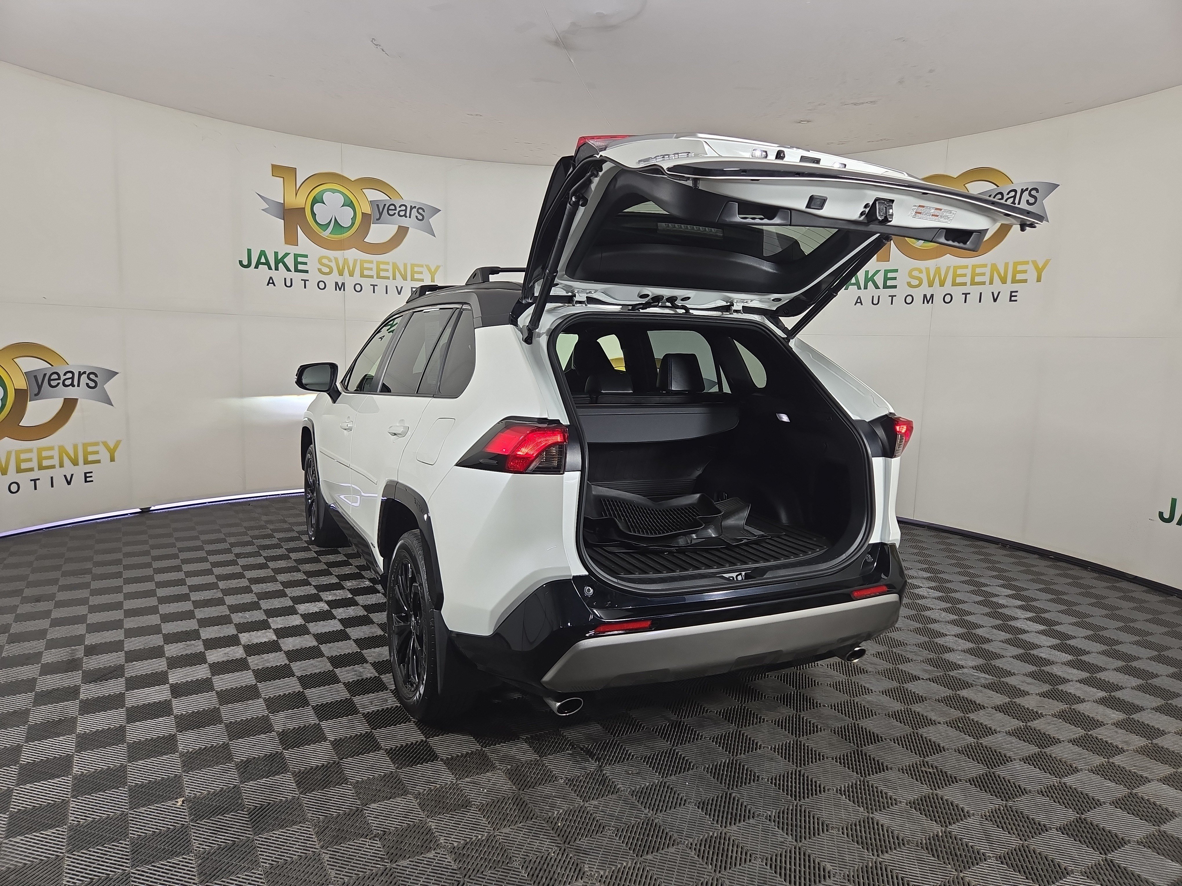 Used 2022 Toyota RAV4 XSE w/ XSE Grade Weather Package AWD/4WD image 31