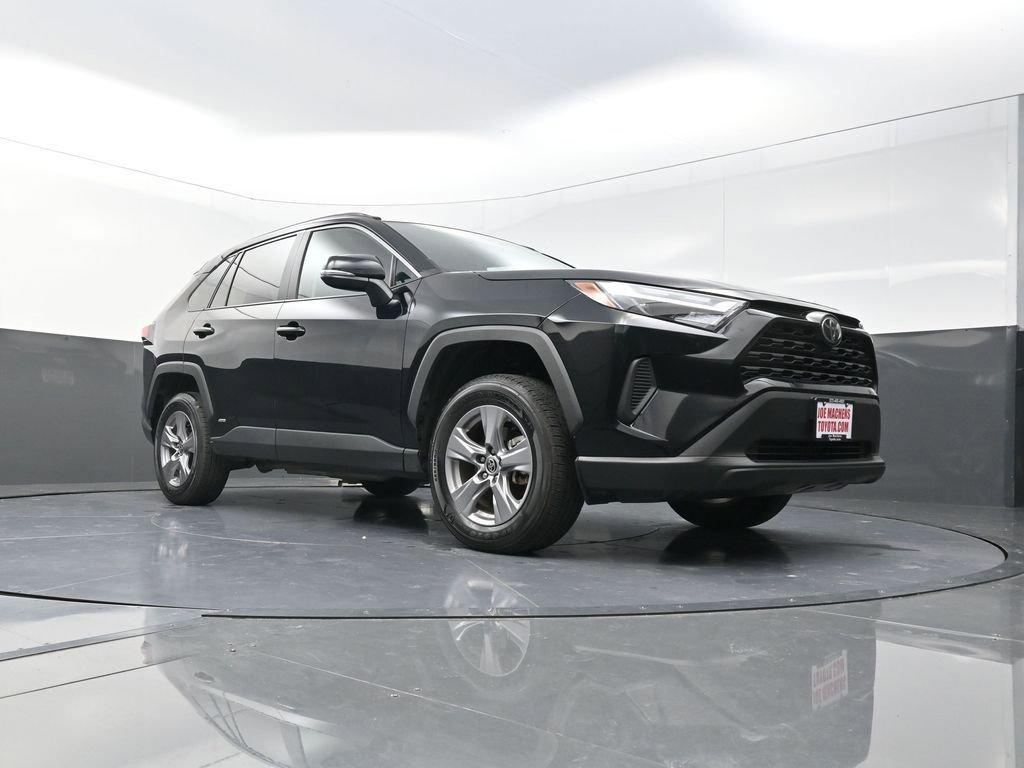 Used 2025 Toyota RAV4 XLE image 21
