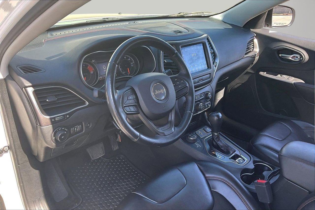Used 2019 Jeep Cherokee Trailhawk w/ Comfort/Convenience Group image 19