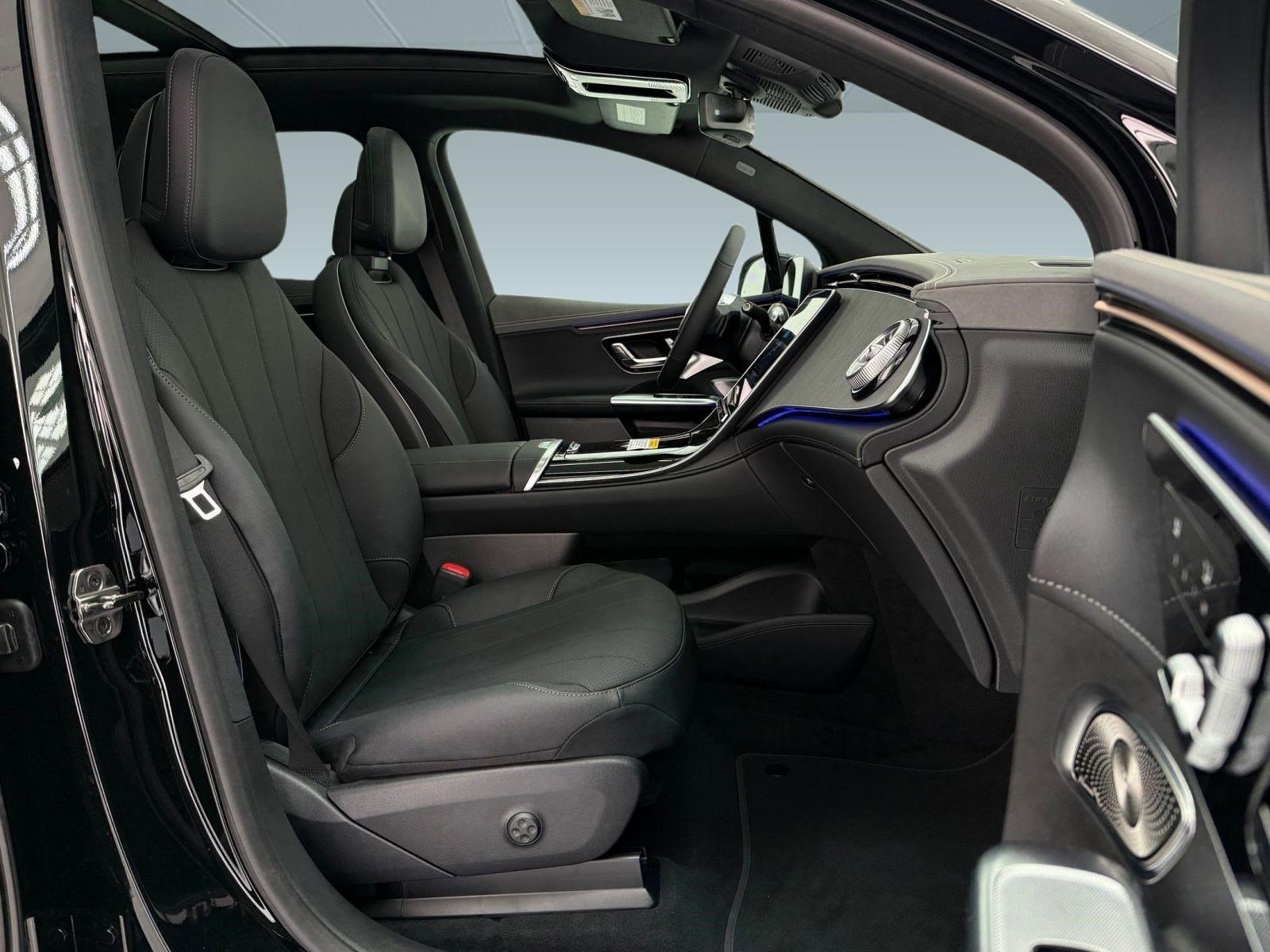New 2026 Mercedes-Benz EQE 320 4MATIC SUV image 24