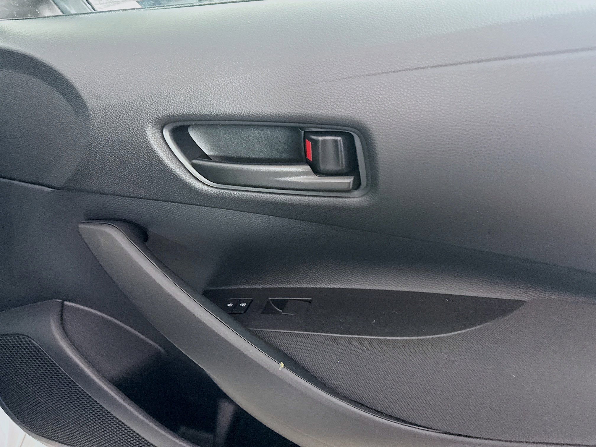 Used 2025 Toyota Corolla LE image 30