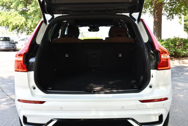 Used 2024 Volvo XC60 B5 Plus w/ Climate Package AWD/4WD image 28