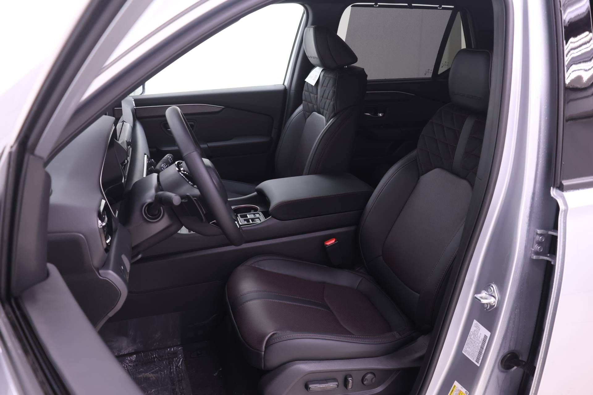 New 2026 Honda Pilot Black Edition image 4