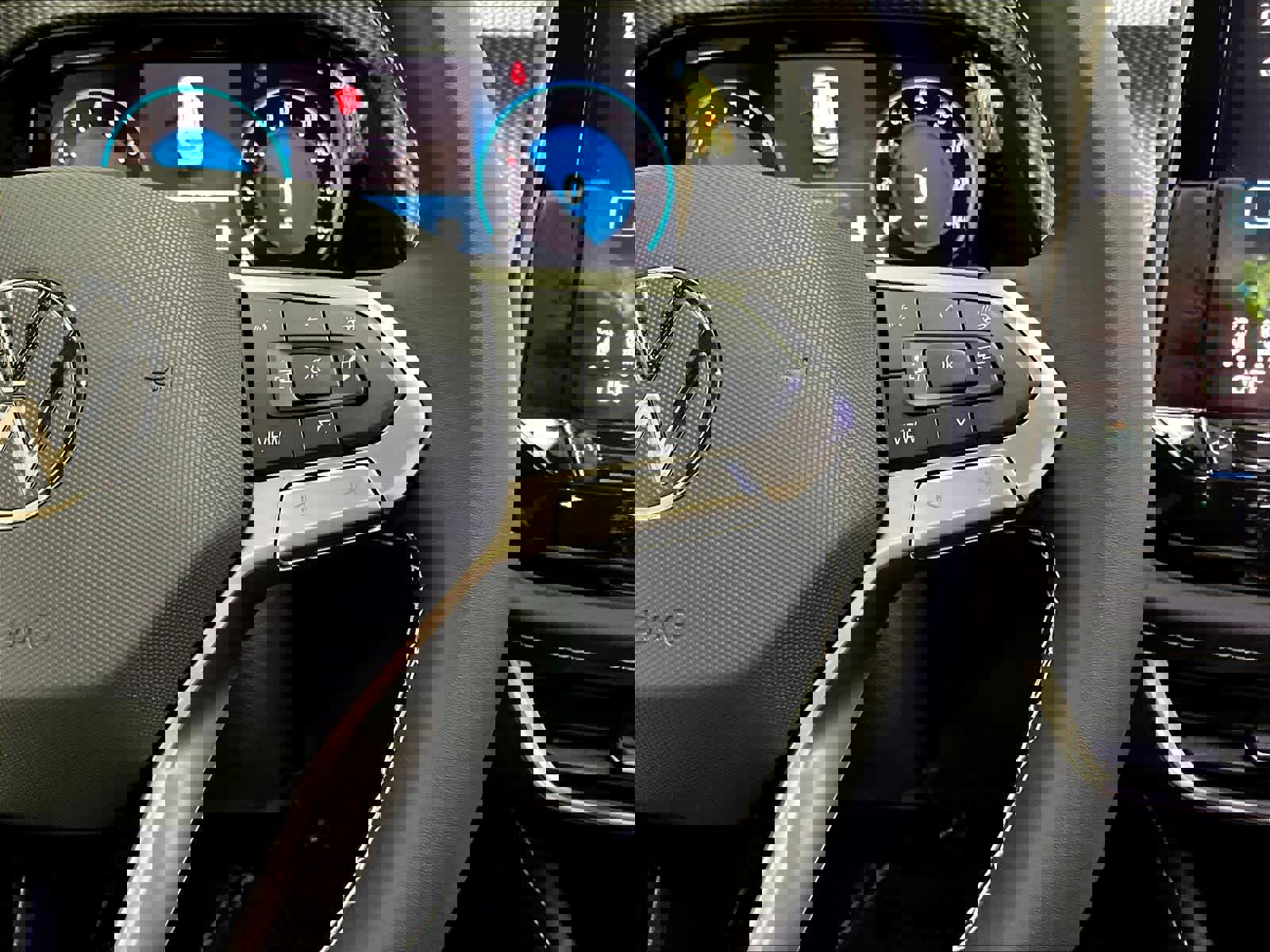 New 2026 Volkswagen Atlas Cross Sport SEL image 18