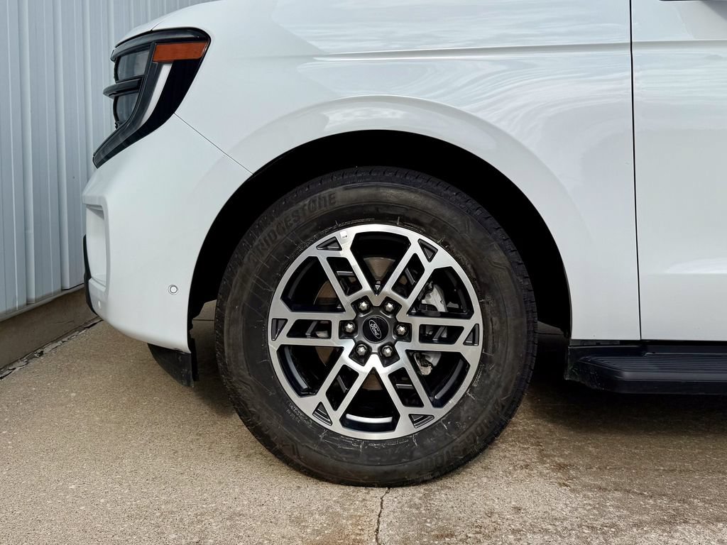 Certified 2025 Ford Expedition Active AWD/4WD image 44