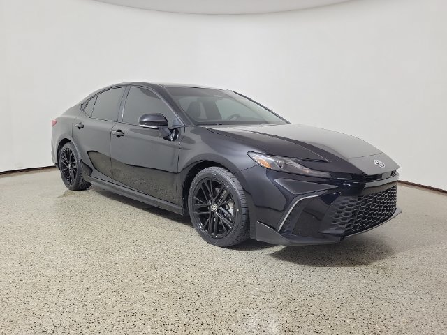Used 2026 Toyota Camry SE FWD image 4