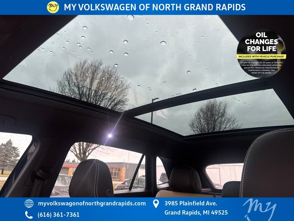 Certified 2023 Volkswagen Atlas Cross Sport SEL R-Line AWD/4WD image 24