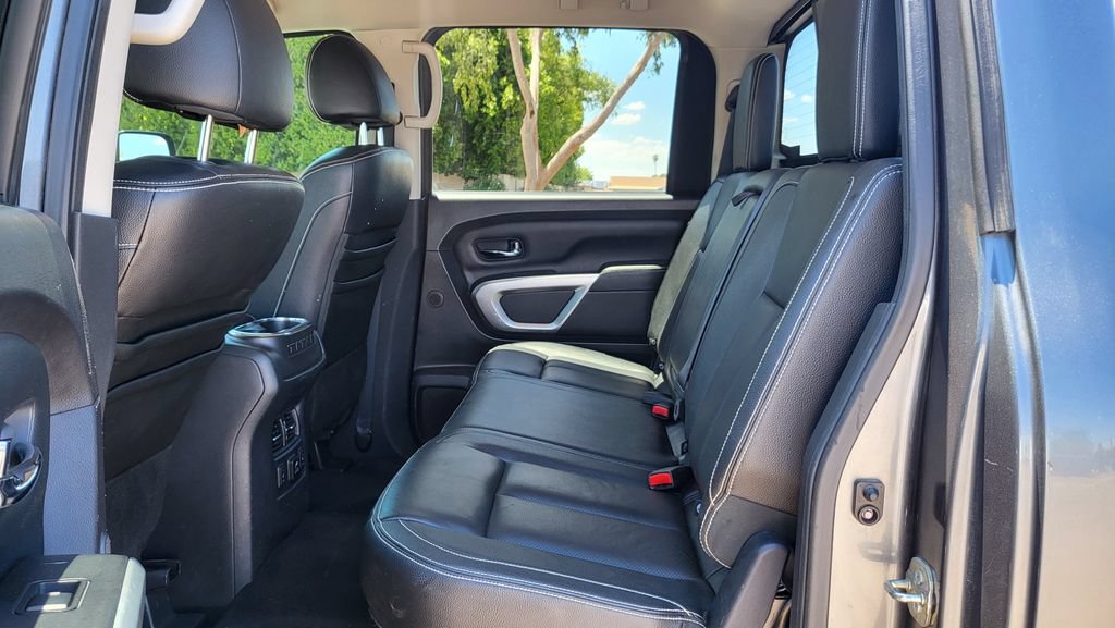 Used 2016 Nissan Titan SV AWD/4WD image 23