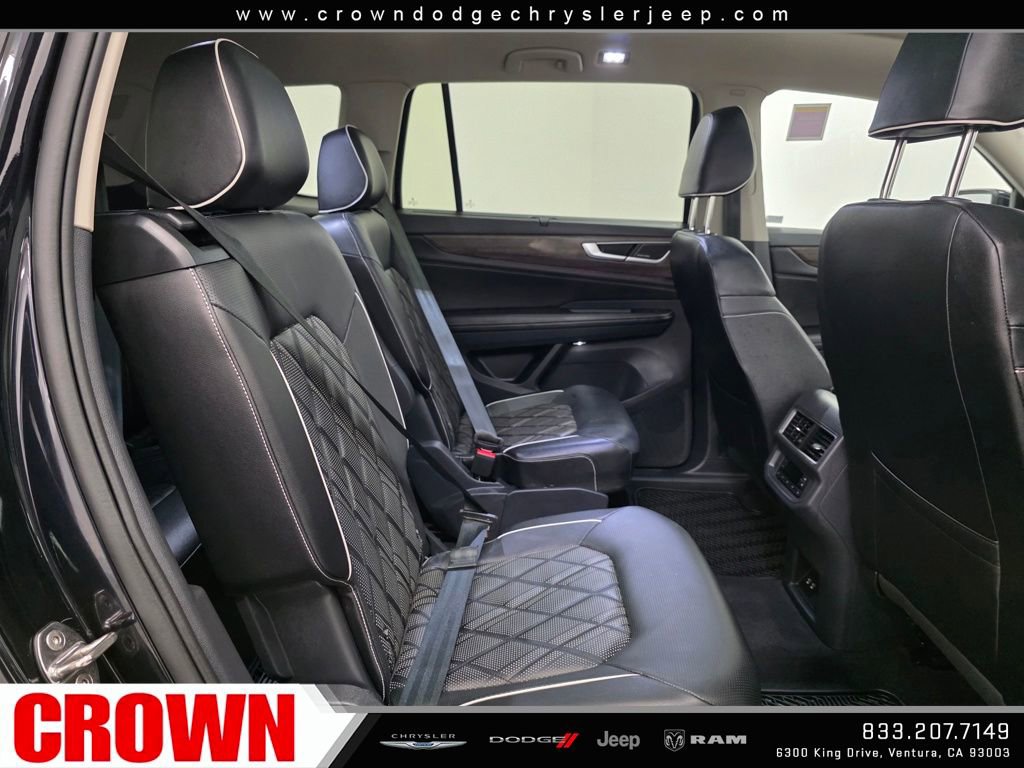 Used 2024 Volkswagen Atlas SEL Premium R-Line image 17