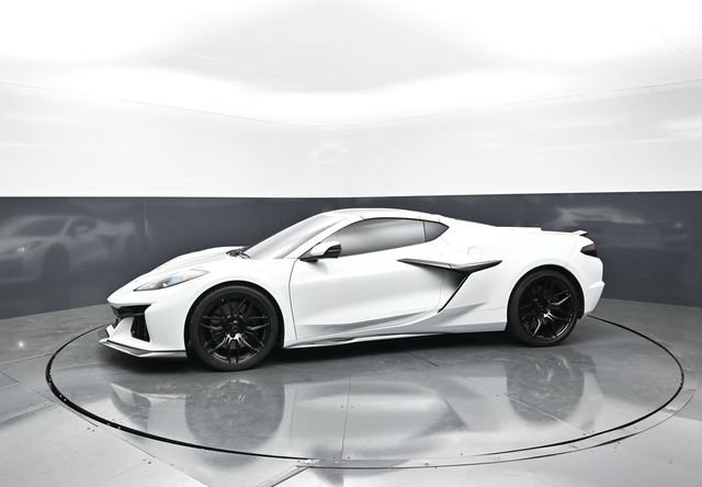Used 2023 Chevrolet Corvette Z06 RWD video 3