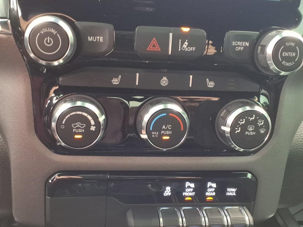 Used 2025 RAM 1500 Big Horn AWD/4WD image 24