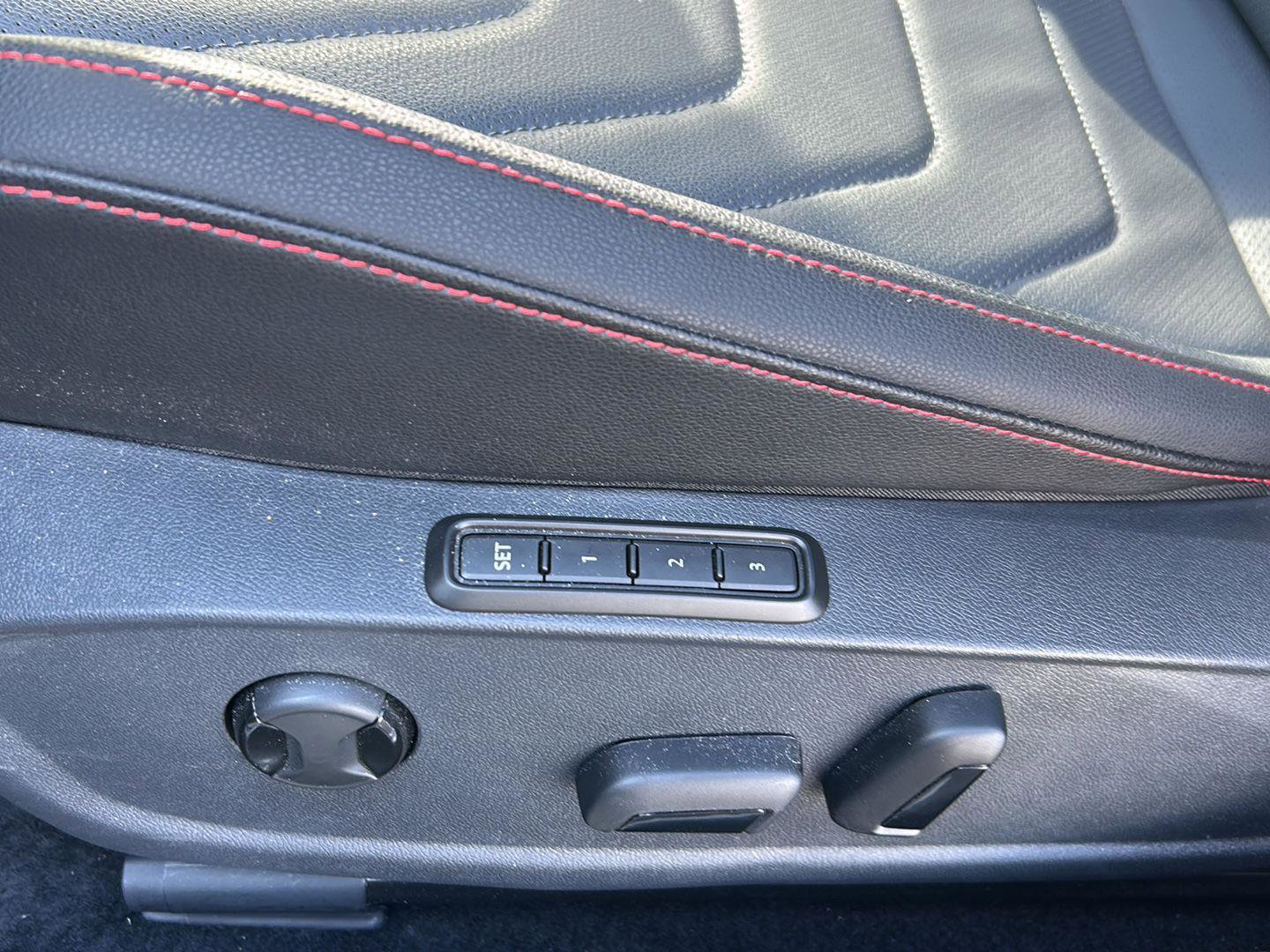 Used 2025 Volkswagen Jetta GLI Autobahn w/ GLI Black Package image 7