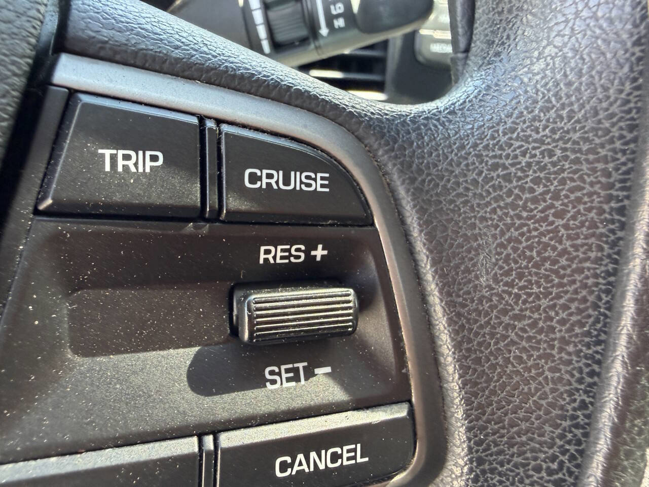 Used 2017 Hyundai Elantra SE FWD image 2