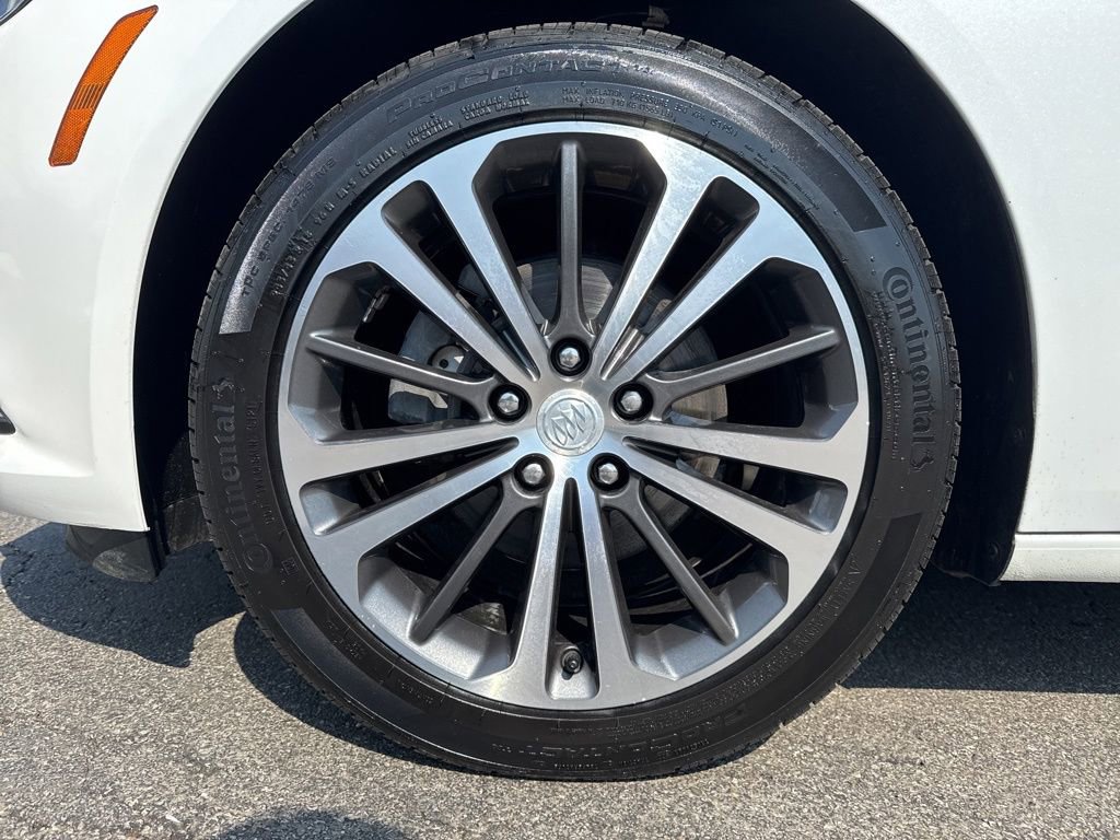 Used 2018 Buick Regal Essence w/ Driver Confidence Package #1 image 42