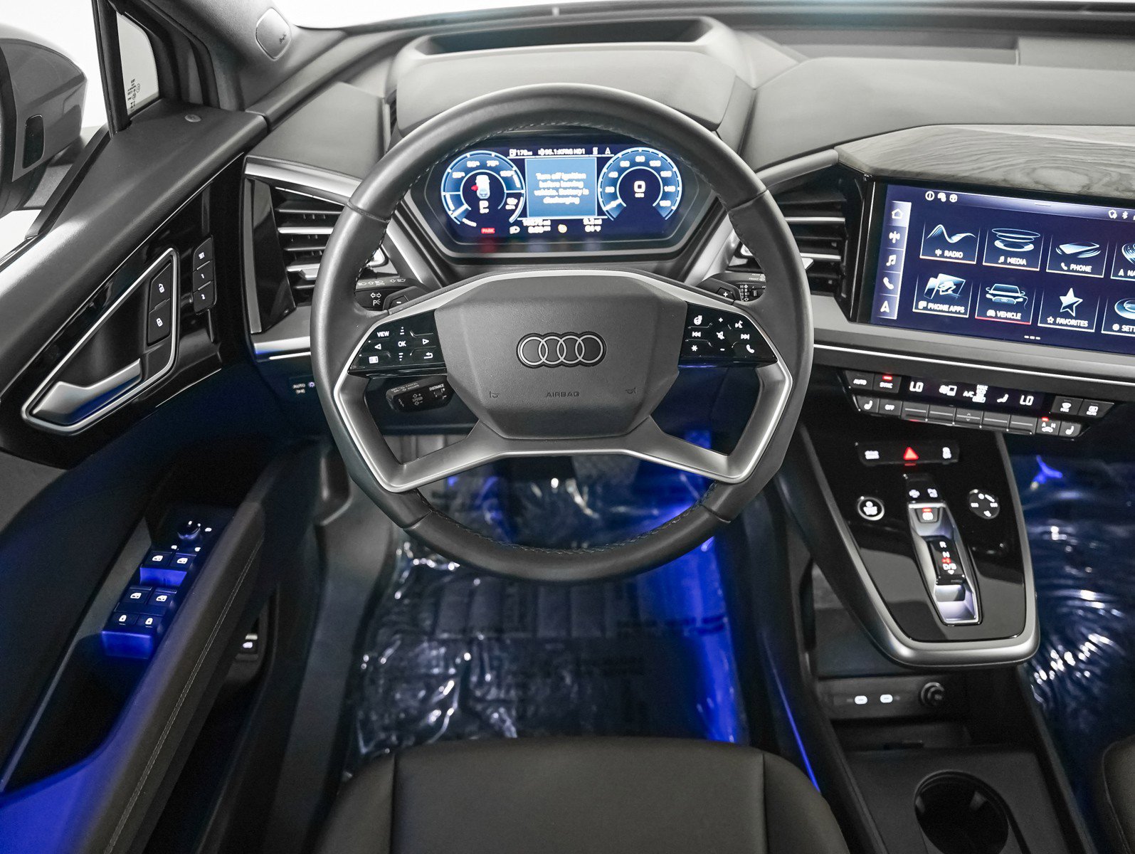 Used 2024 Audi Q4 e-tron Prestige image 14