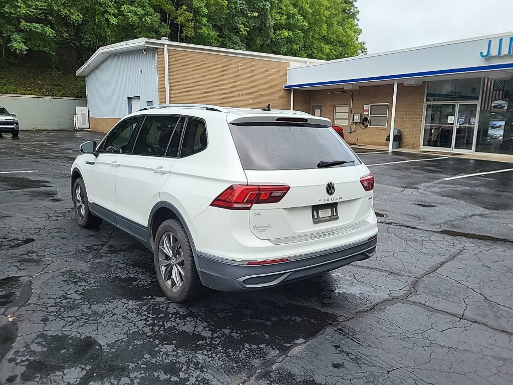 Used 2022 Volkswagen Tiguan SE AWD/4WD image 10