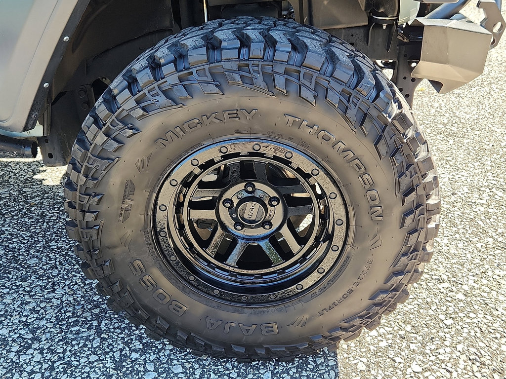 Used 2023 Jeep Wrangler Sport S image 9