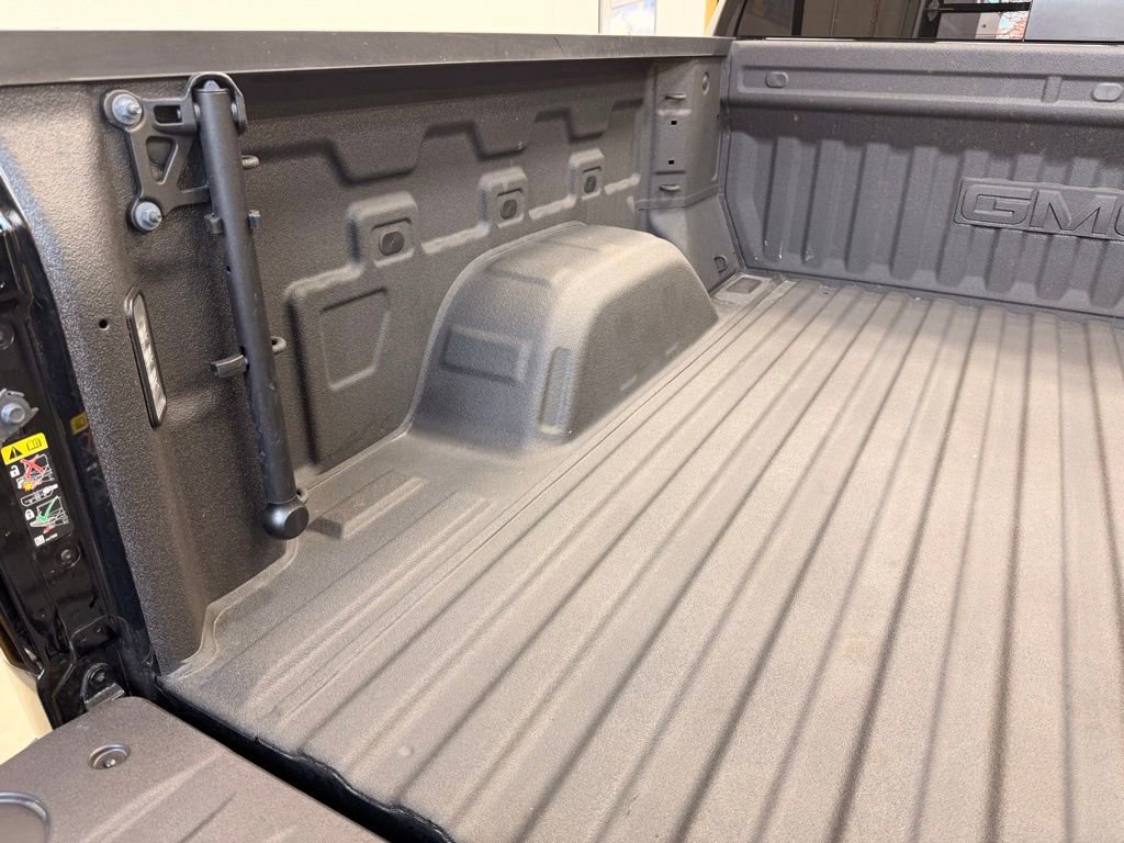 Used 2025 GMC Sierra 1500 Denali Ultimate image 9