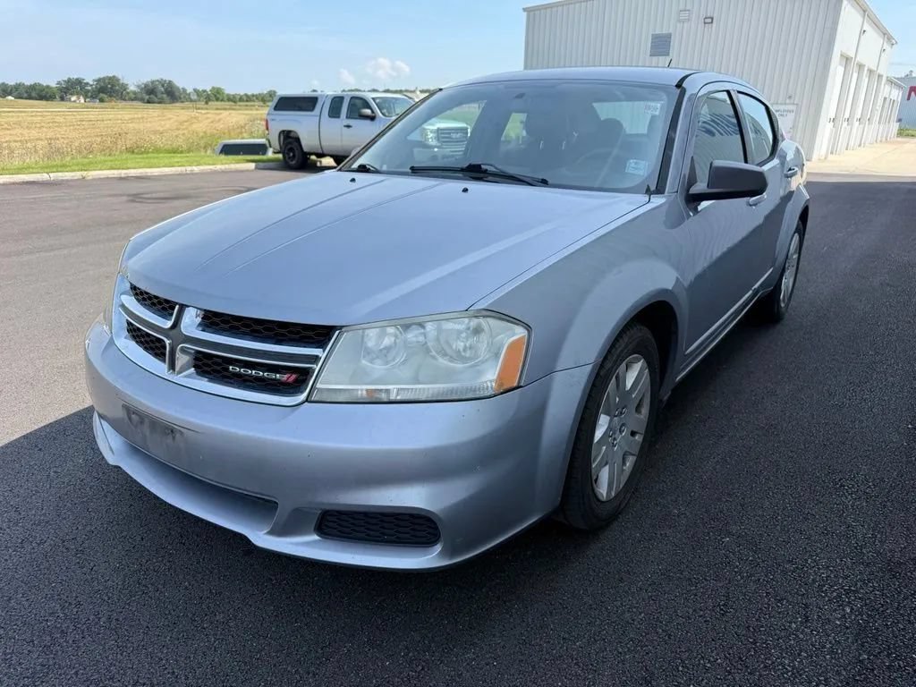 Used 2013 Dodge Avenger SE FWD image 4