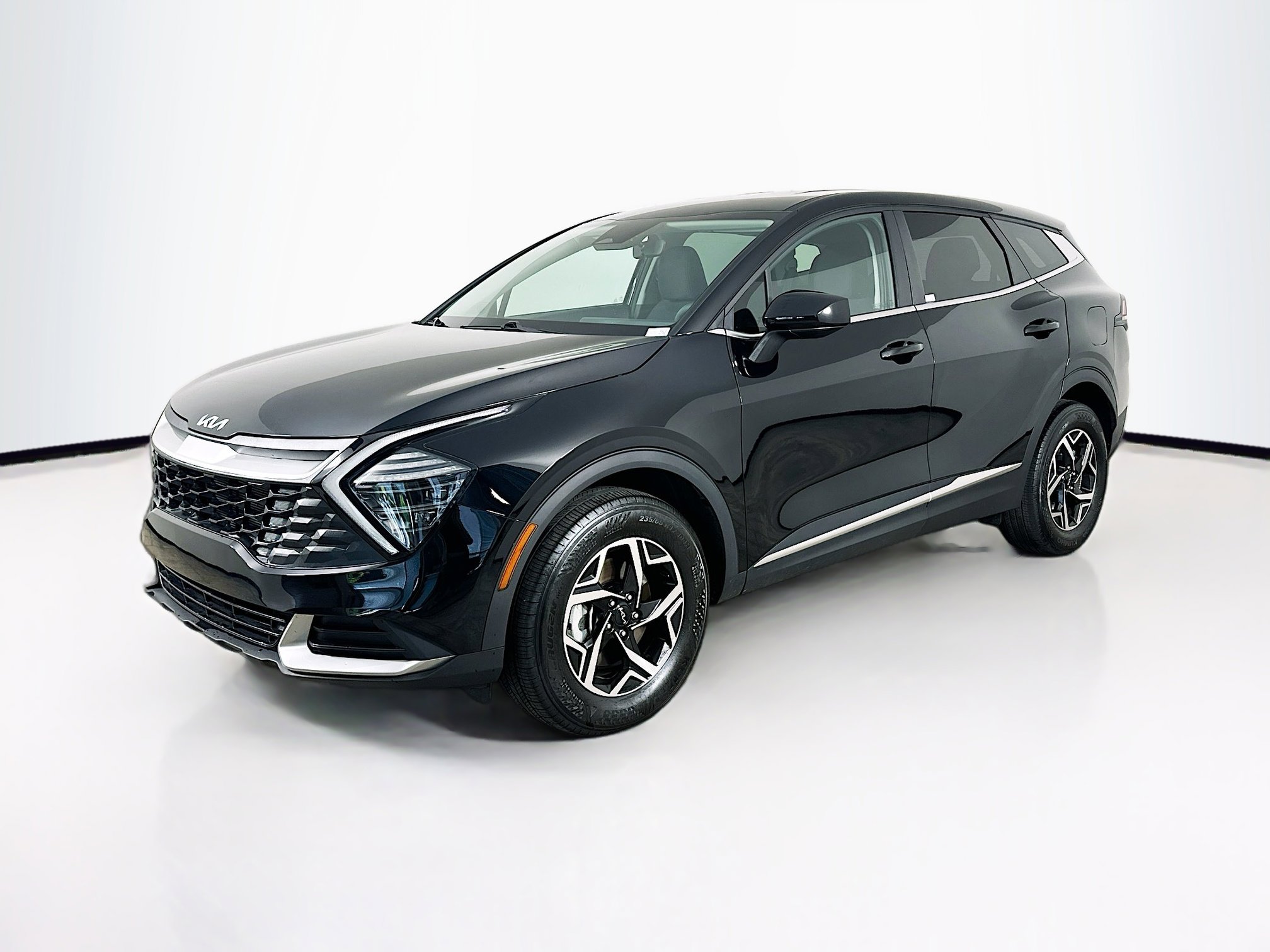 Used 2025 Kia Sportage LX AWD/4WD image 3