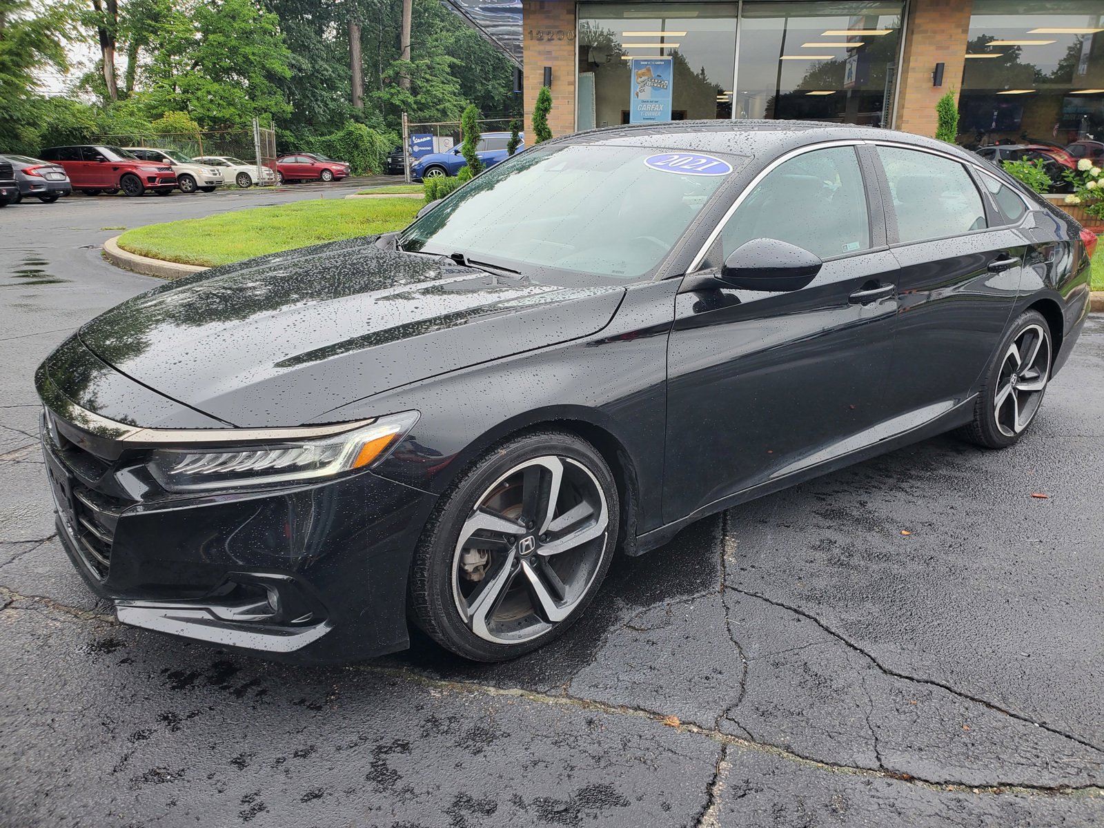 Used 2021 Honda Accord Sport image 2