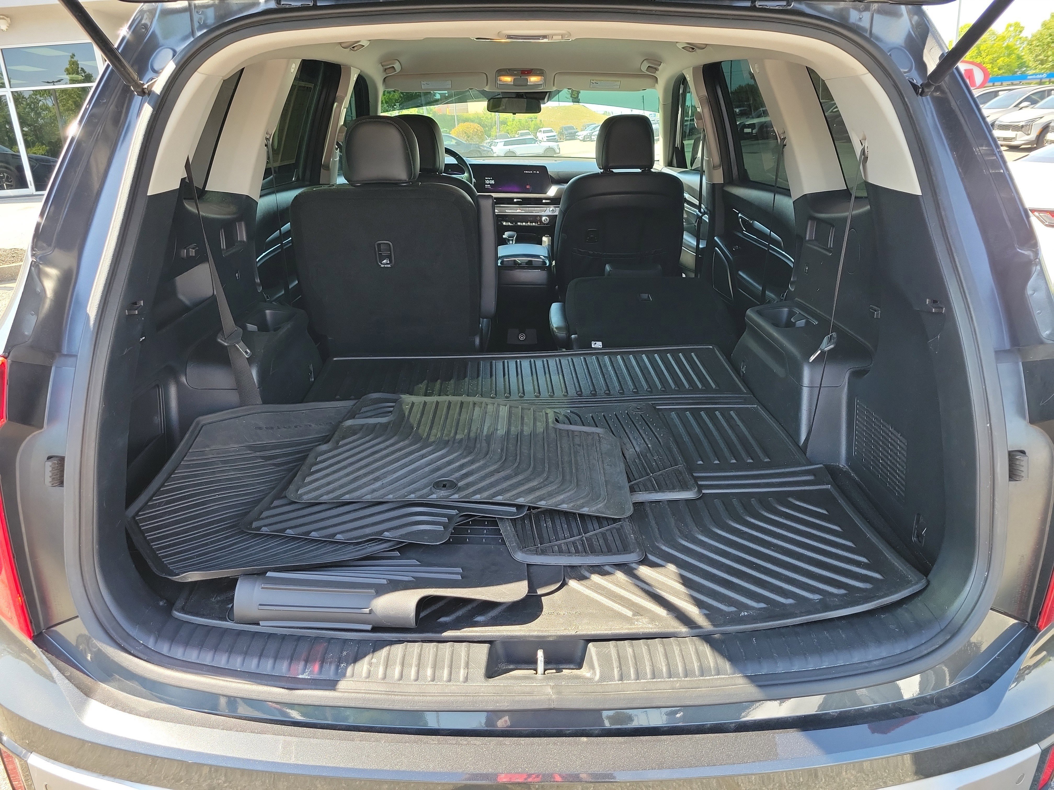 Used 2023 Kia Telluride S image 9