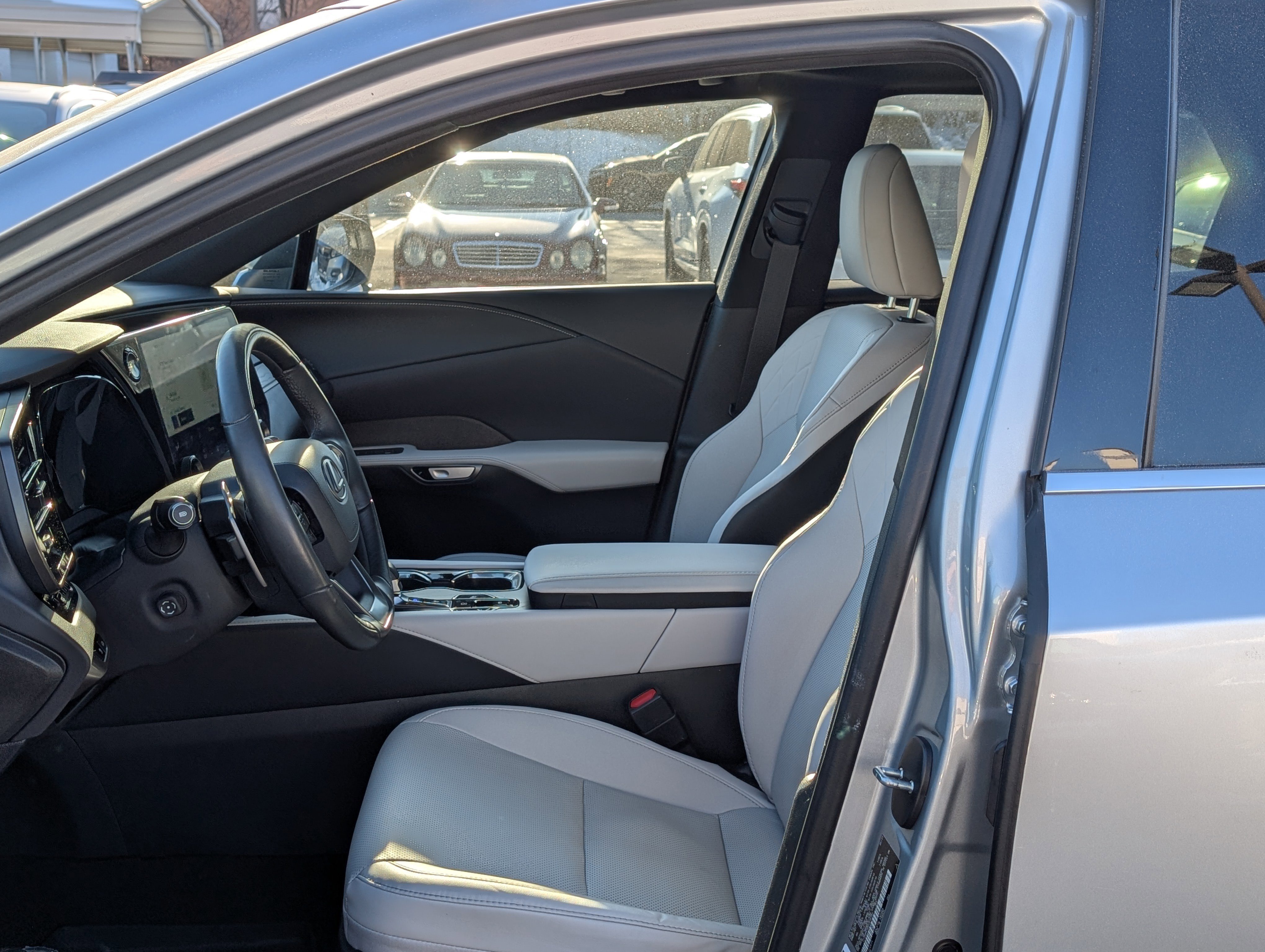 Certified 2023 Lexus RX 350h RX 350h Premium w/ Cold Area Package image 15