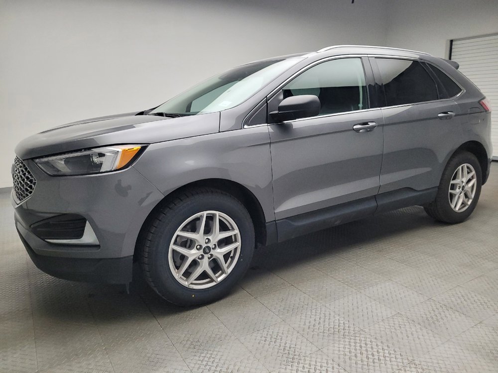 Used 2023 Ford Edge SEL image 2