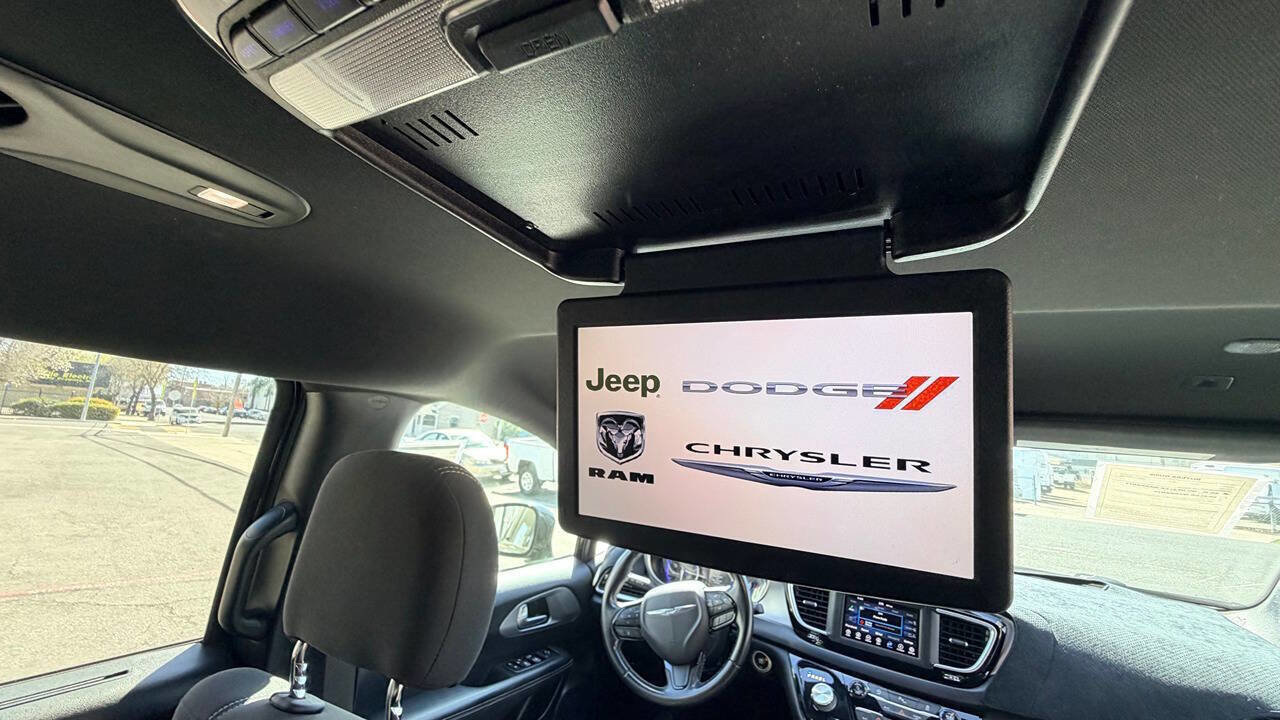 Used 2018 Chrysler Pacifica Touring Plus w/ S Appearance Package image 15