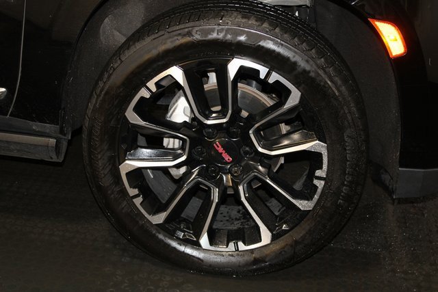 Used 2022 GMC Yukon XL Denali w/ Denali Premium Package image 34