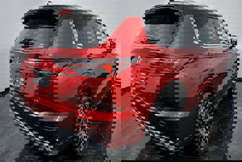 New 2025 Mitsubishi Outlander SEL image 8