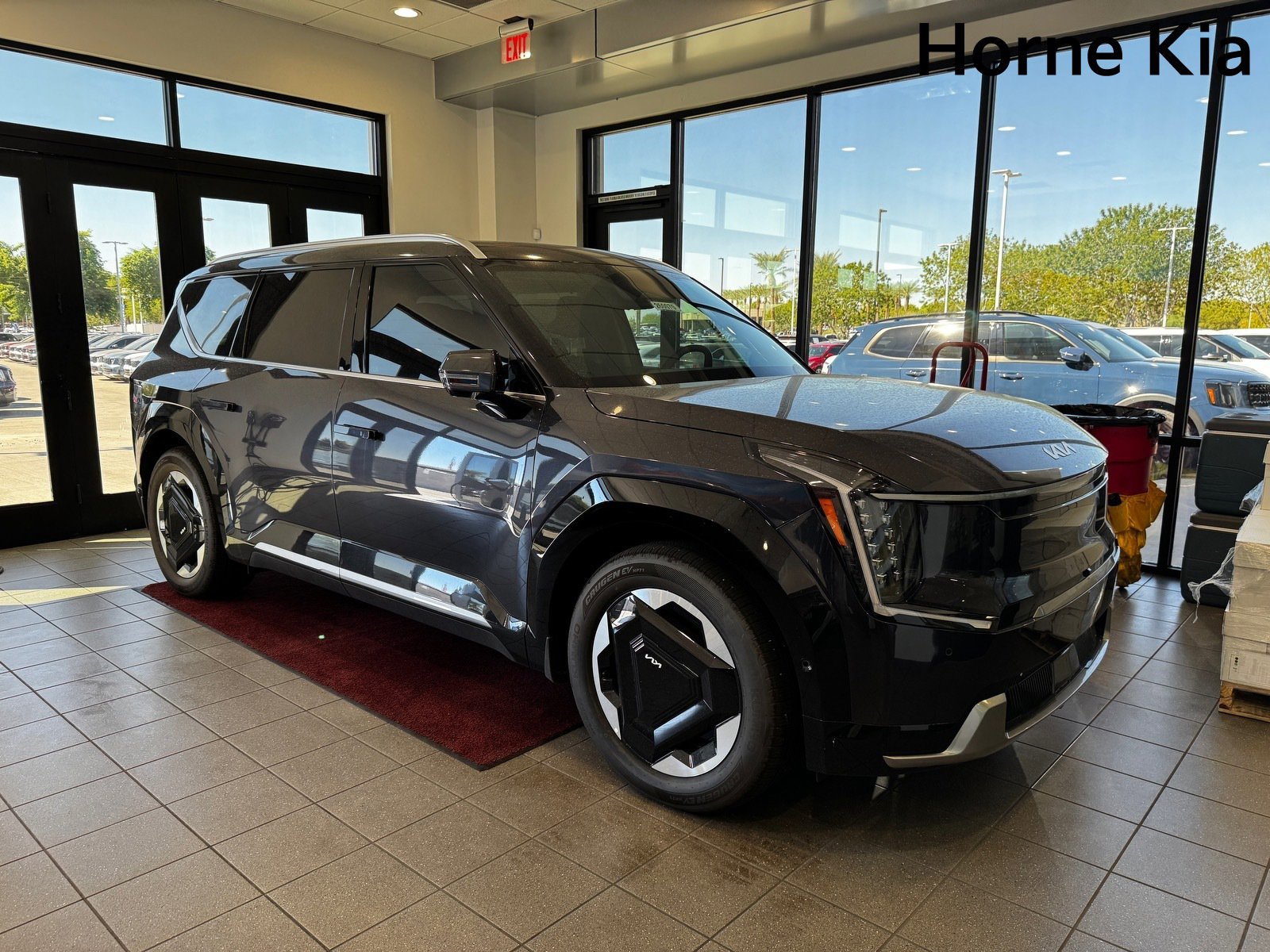 New 2026 Kia EV9 Land image 2