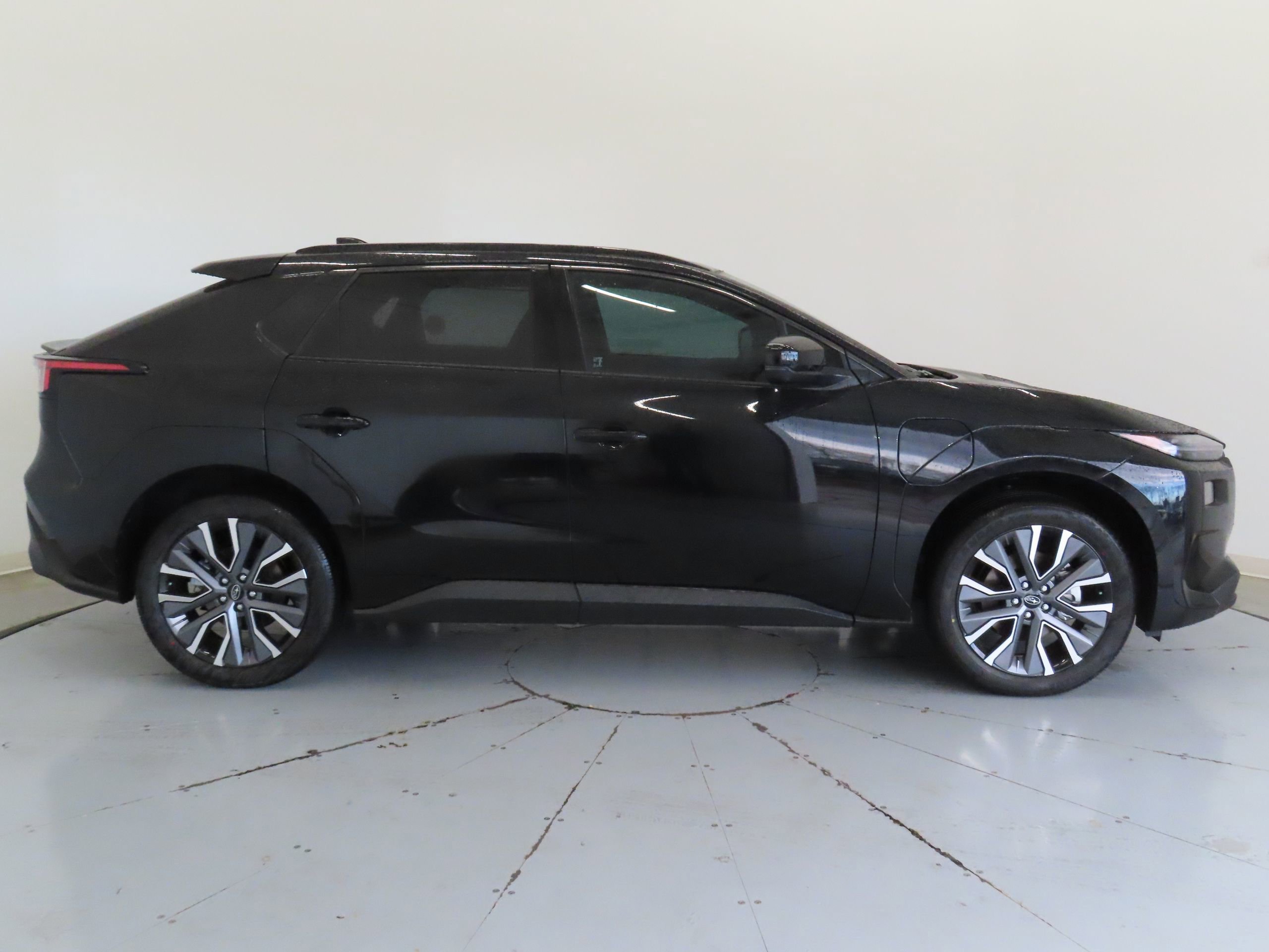 New 2026 Subaru Solterra Touring image 2