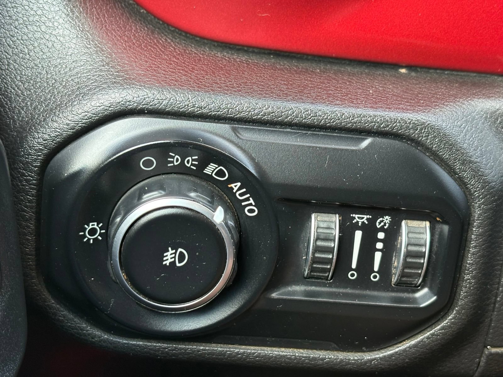 Used 2018 Jeep Wrangler Rubicon AWD/4WD image 16