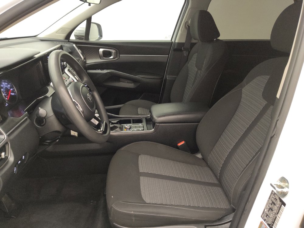 Used 2021 Kia Sorento LX AWD/4WD image 17