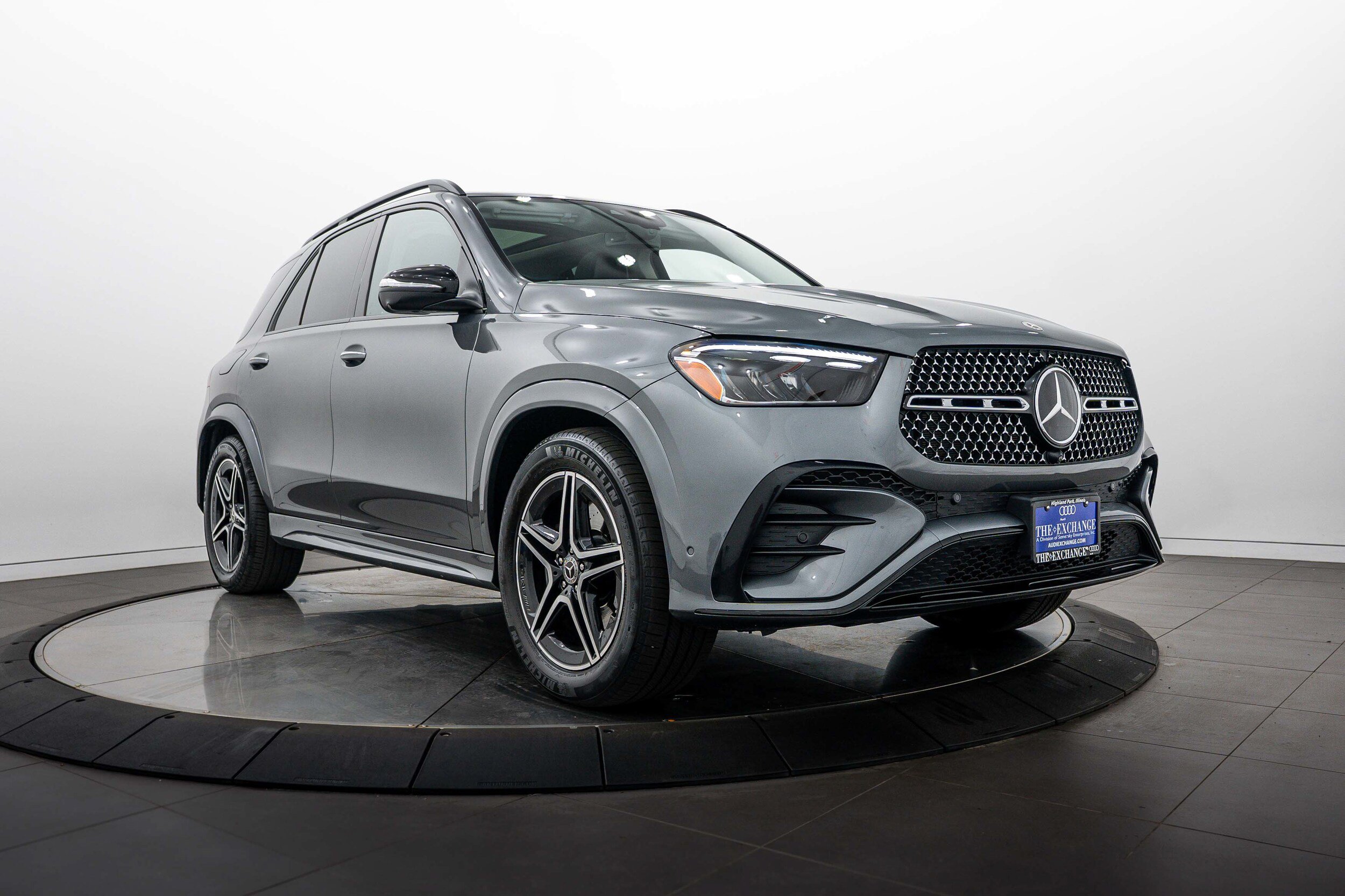 Used 2025 Mercedes-Benz GLE 450 4MATIC image 1