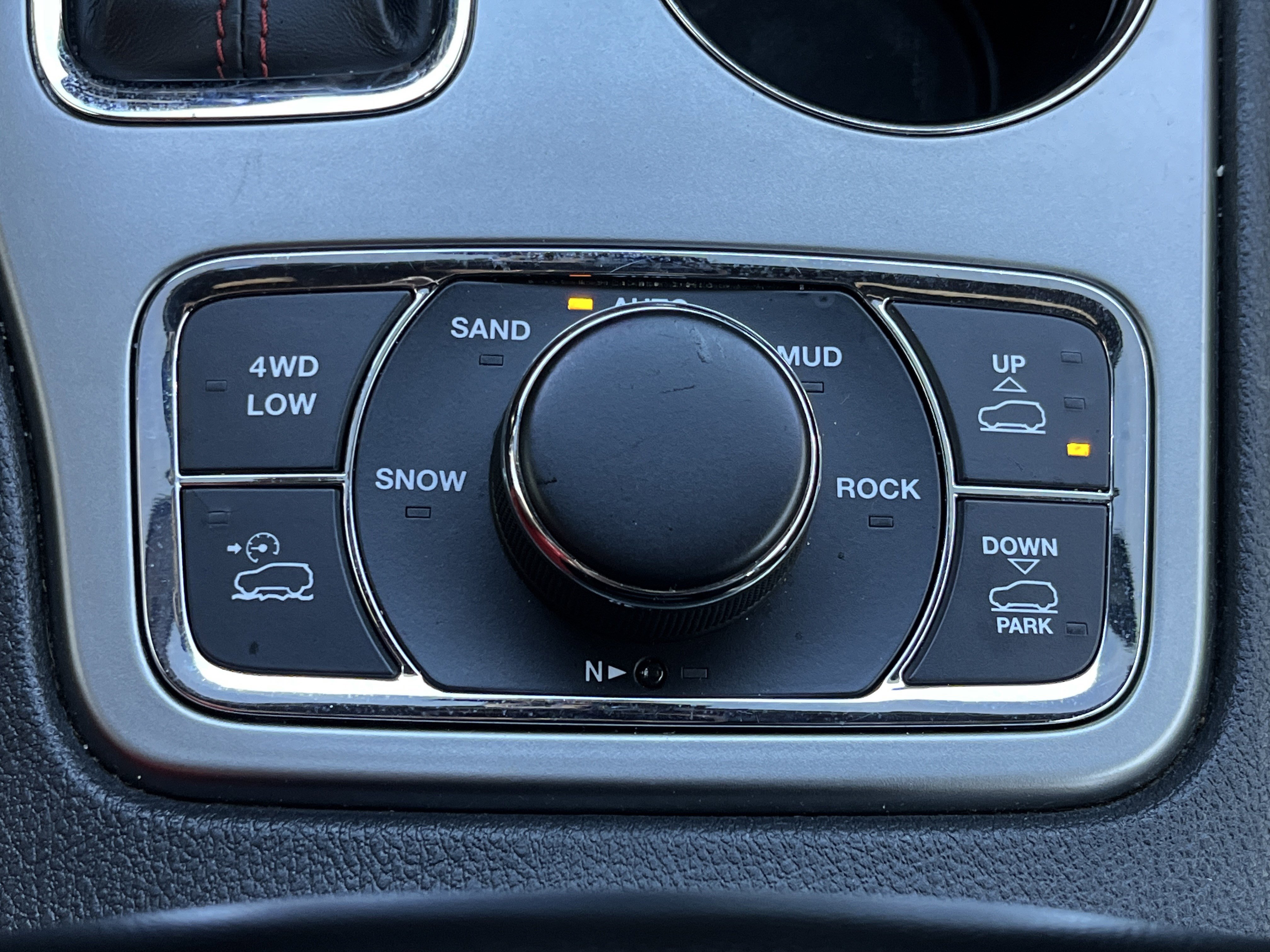 Used 2020 Jeep Grand Cherokee Trailhawk AWD/4WD image 9