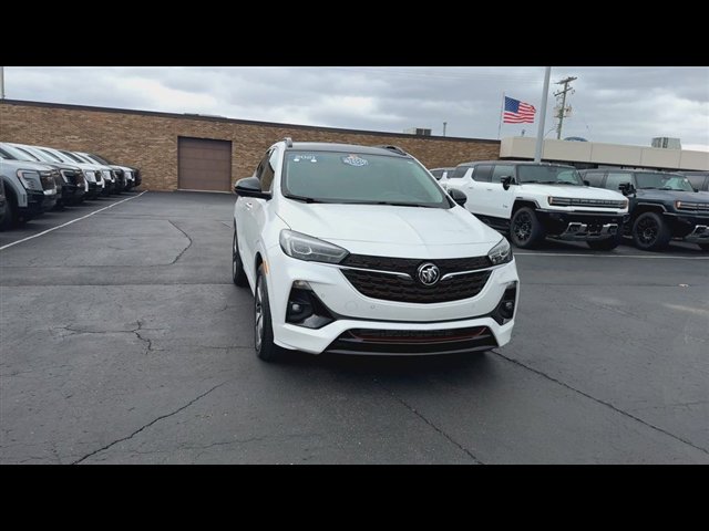 Certified 2021 Buick Encore GX Essence w/ Advanced Technology Package FWD image 3