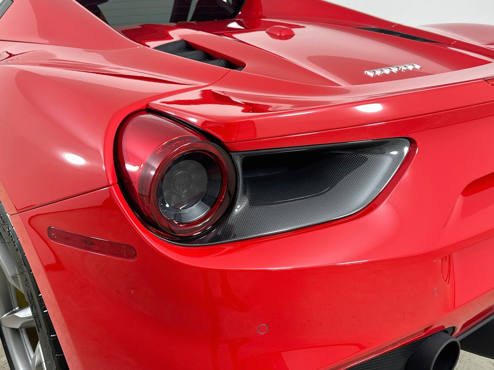 Used 2018 Ferrari 488 Spider RWD image 12