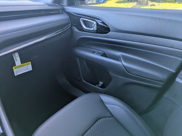 New 2026 Jeep Compass Latitude AWD/4WD image 15