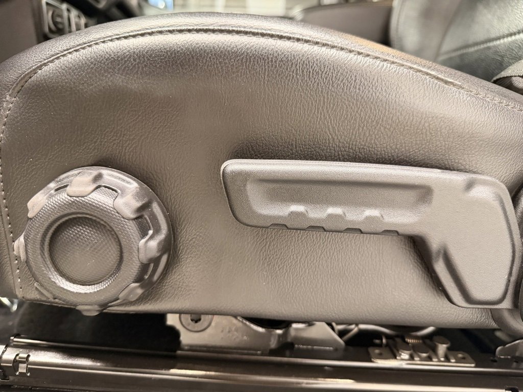 Used 2023 Jeep Wrangler Unlimited Sahara image 21