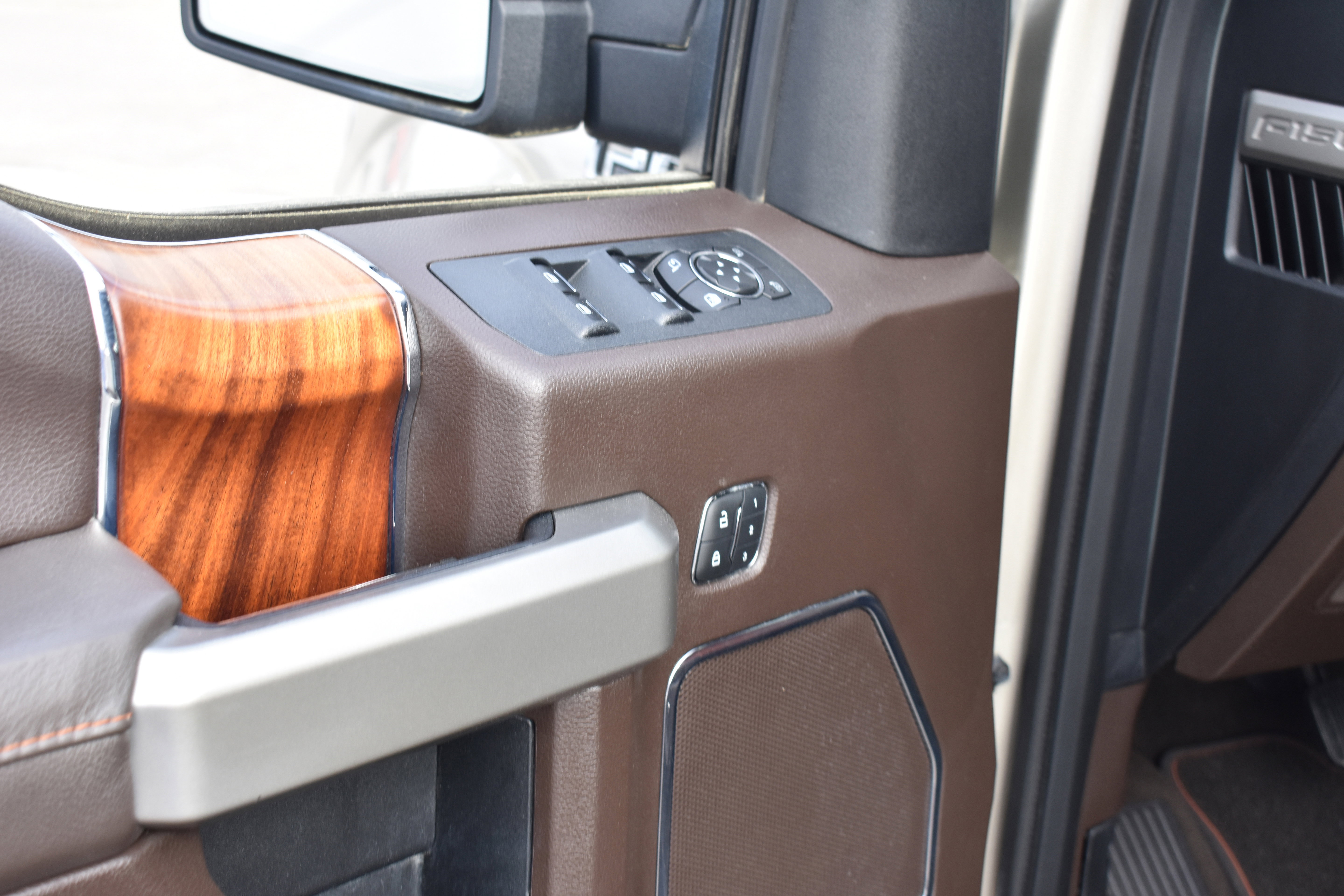 Used 2018 Ford F150 King Ranch image 26