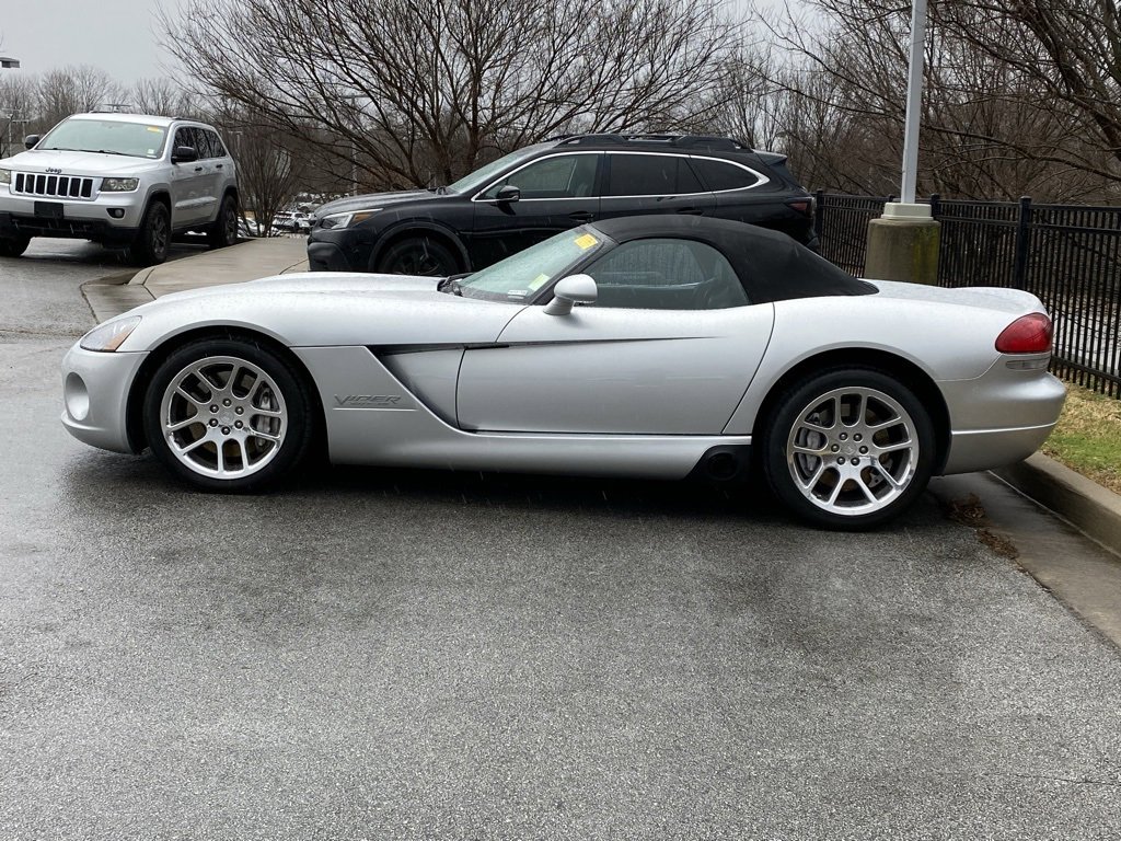 Used 2003 Dodge Viper SRT-10 image 4
