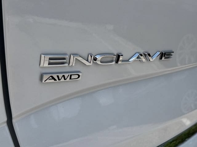 Used 2024 Buick Enclave Avenir w/ Avenir Technology Package AWD/4WD image 17