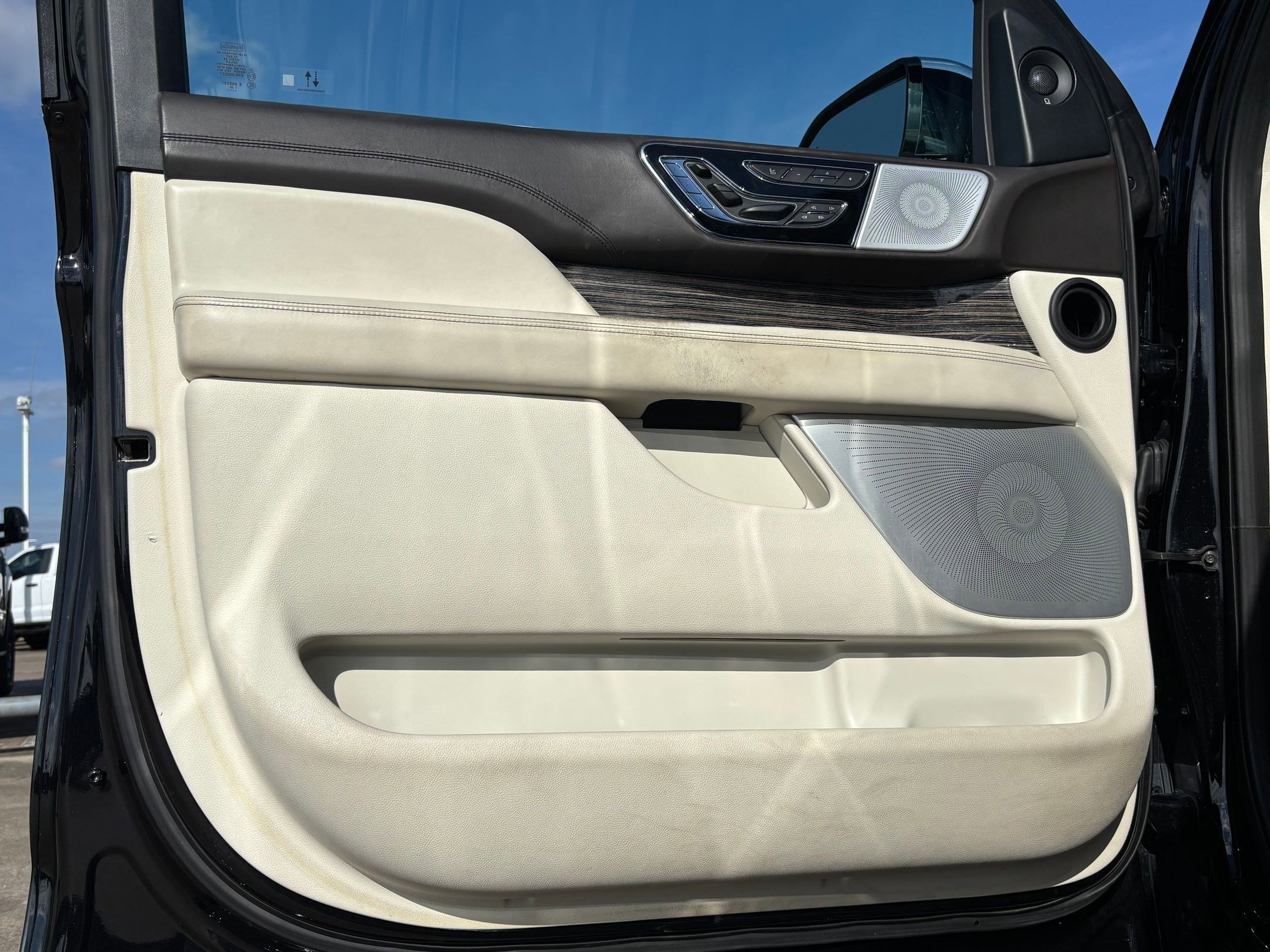 Used 2020 Lincoln Navigator L Black Label w/ Cargo Convenience Package image 13